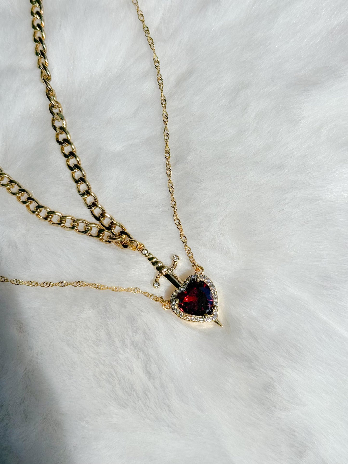 Kalp+ Kılıç Kolye Sadakatin Simgesi